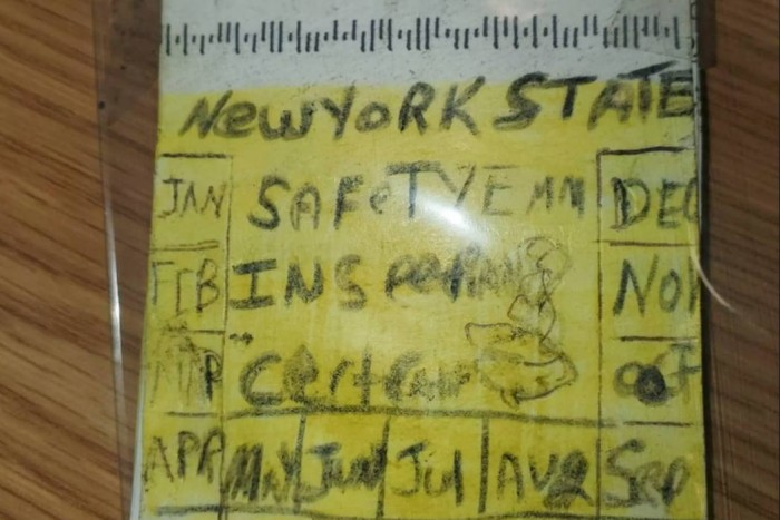 Kézzel firkált magának forgalmi engedélyt, durva büntetést kaphat 1 | Vezess Kézzel firkált magának forgalmi engedélyt, durva büntetést kaphat 1