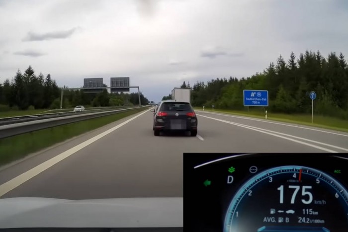 Nagyon meleg helyzetet hozott a legális 200 km/óra az autópályán