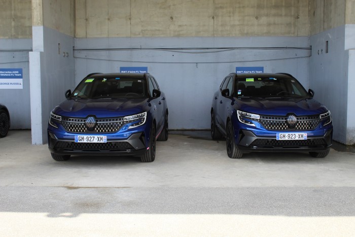 Ilyen autókkal járnak az F1-sztárok Magyarországon 2023-ban 5 | Vezess Ilyen autókkal járnak az F1-sztárok Magyarországon 2023-ban 5