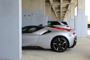 Ilyen autókkal járnak az F1-sztárok Magyarországon 2023-ban