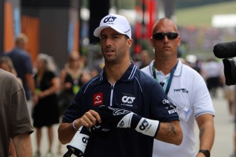 F1: Ricciardót a nyárról kérdezték, pénisznövelésről kezdett hadoválni