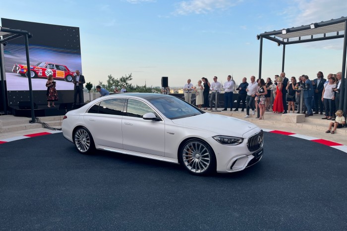 Hamilton: “Enyém a világ legklasszabb irodája” 2