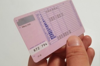 Fizetőssé teszik az eddig ingyenes jogosítványokat