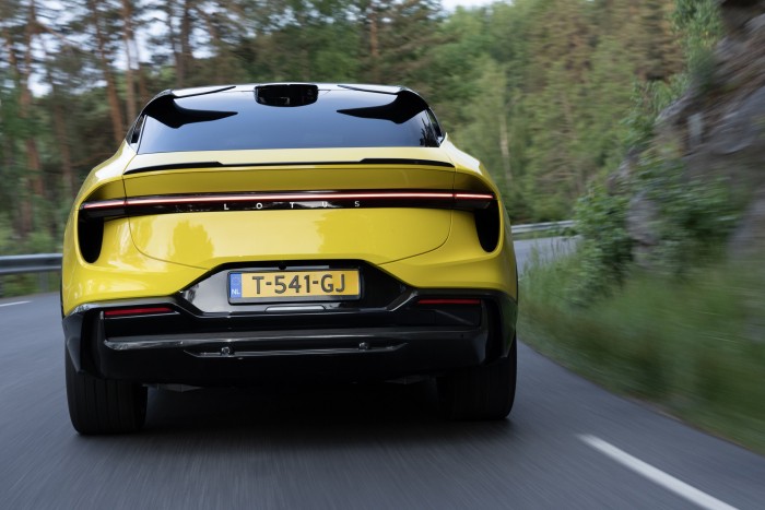 Itt az első villanymotoros szupersport-terepjáró 20