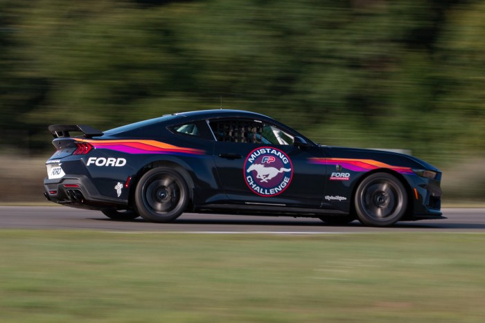 Játszóteret is ad játszós autója mellé a Ford 7