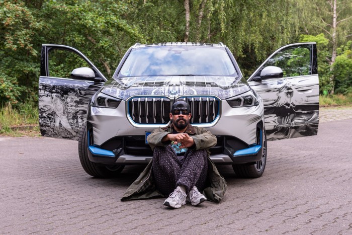 Festővászonnak nézték a BMW-t, képeken az eredmény 1