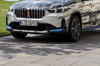 Festővászonnak nézték a BMW-t, képeken az eredmény