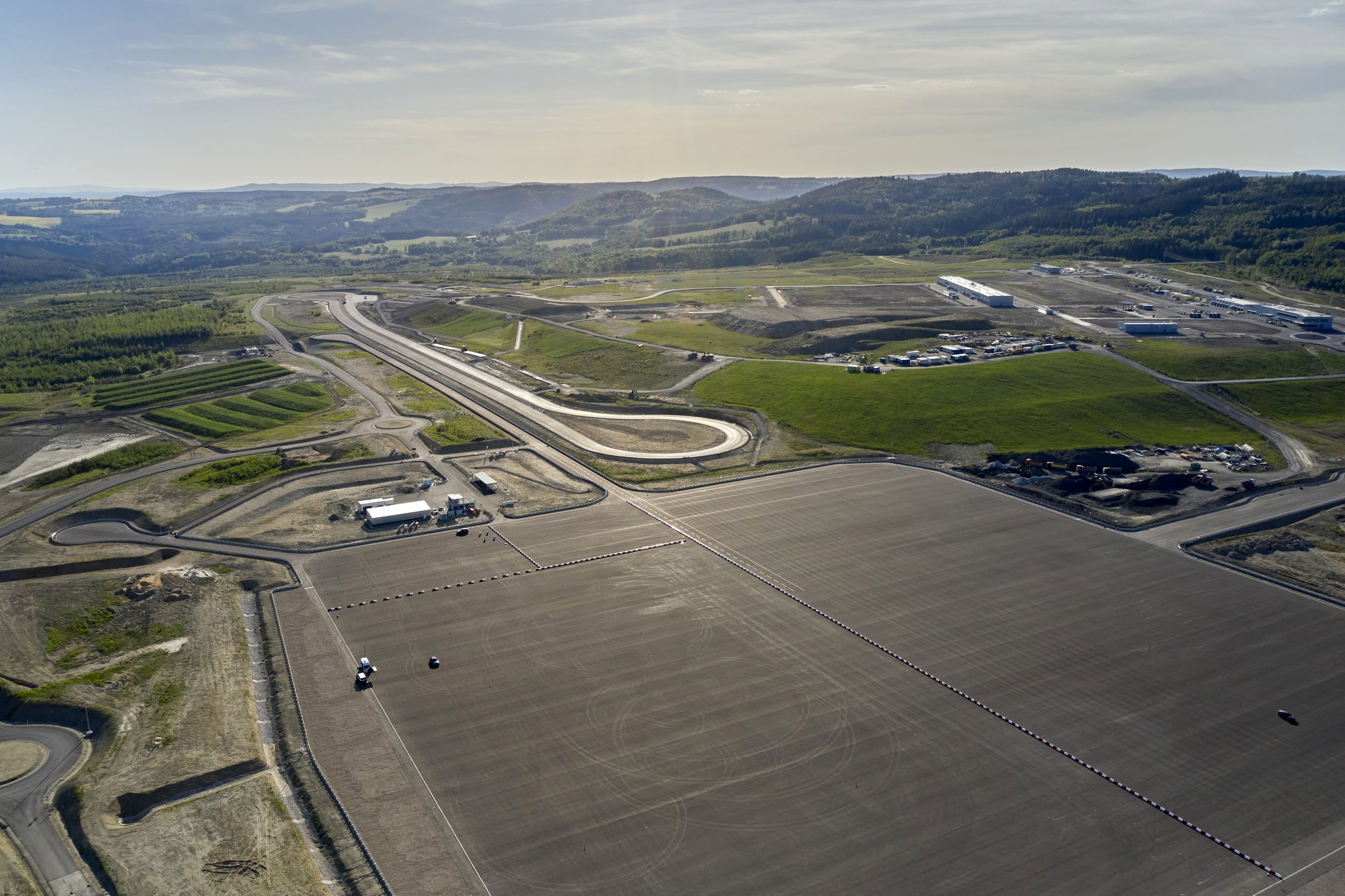 Csehországban fejleszti robotautóit a BMW 6