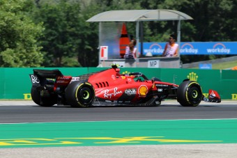 F1: Kifogott az új szabály a Ferrarin