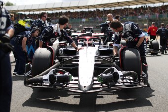 F1: Brutálisnak tartja Vettel, ahogy elbántak az újonccal