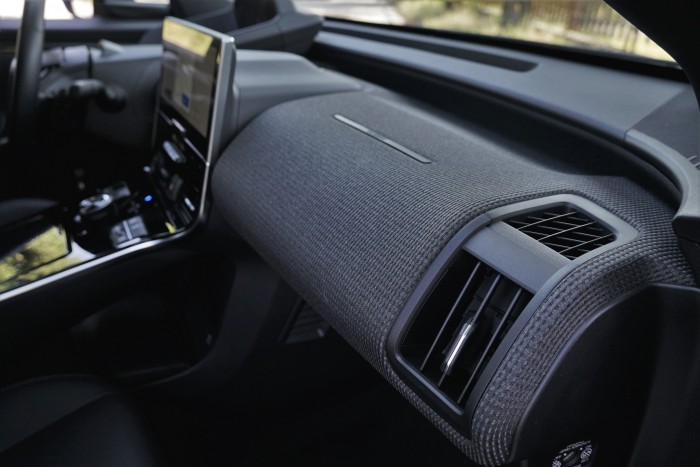 Bubunak vége, hangtalan a legújabb Subaru, a Solterra 11