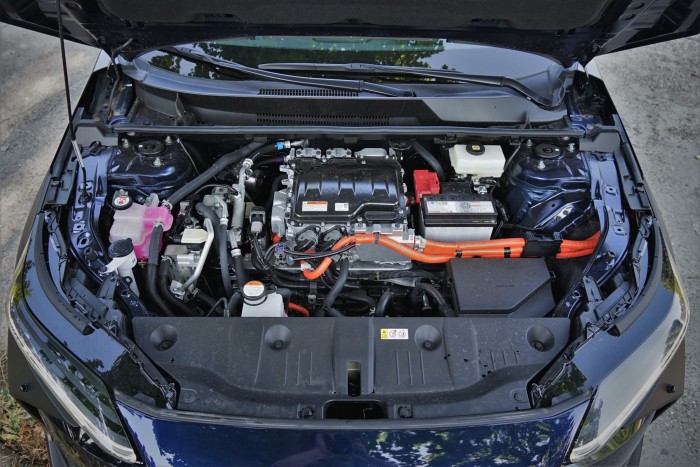 Bubunak vége, hangtalan a legújabb Subaru, a Solterra 13