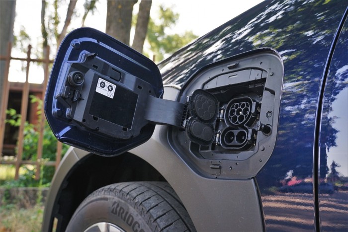 Bubunak vége, hangtalan a legújabb Subaru, a Solterra 14