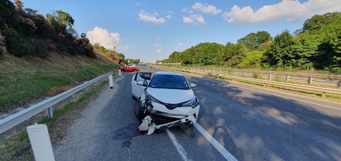 Egy Dodge Viper okozott csúnya balesetet az M7-esen 4