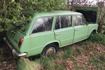 Az álmok veterán Ladáját húzták ki a gazból: hihetetlen, mit mutatott a kilométer-számláló