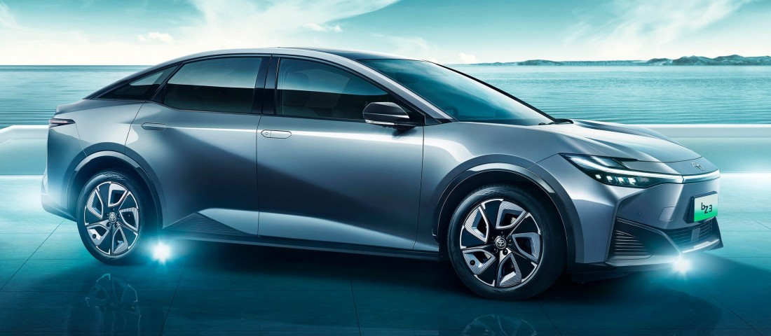 Menet közben nyílhat ki Toyoták ajtaja