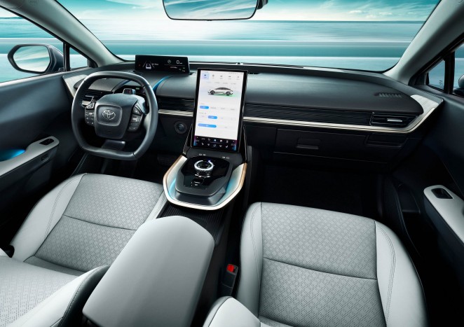 Menet közben nyílhat ki Toyoták ajtaja 6 | Vezess Menet közben nyílhat ki Toyoták ajtaja 6