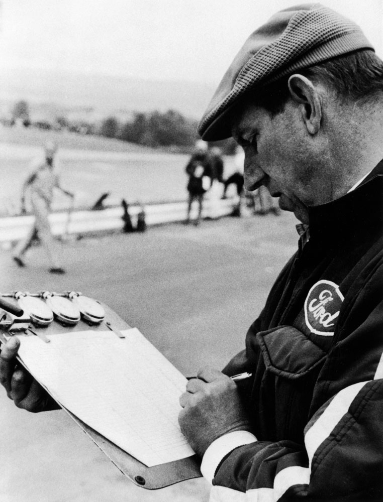 Az autóversenyzés aranykorába repít ez a kütyü 1 | Vezess Az autóversenyzés aranykorába repít ez a kütyü 1