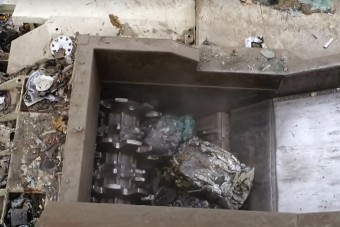 A hely, ahol naponta ezer autót aprítanak miszlikbe