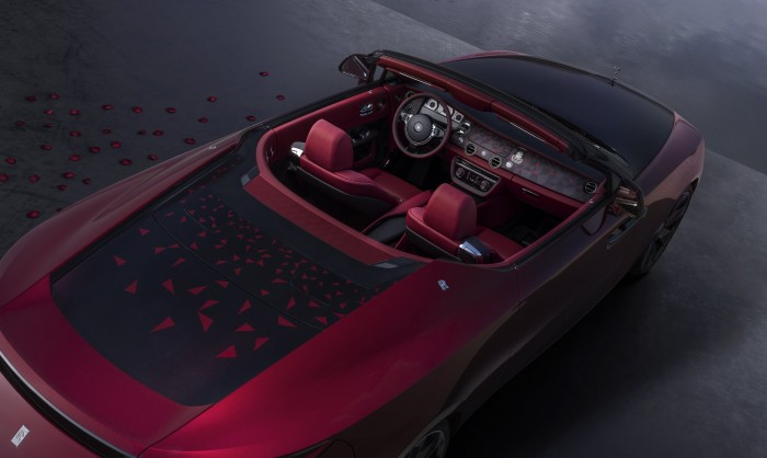 Értelmezhetetlen fényűzést kínál a kétüléses Rolls-Royce 17