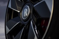 Értelmezhetetlen fényűzést kínál a kétüléses Rolls-Royce 43