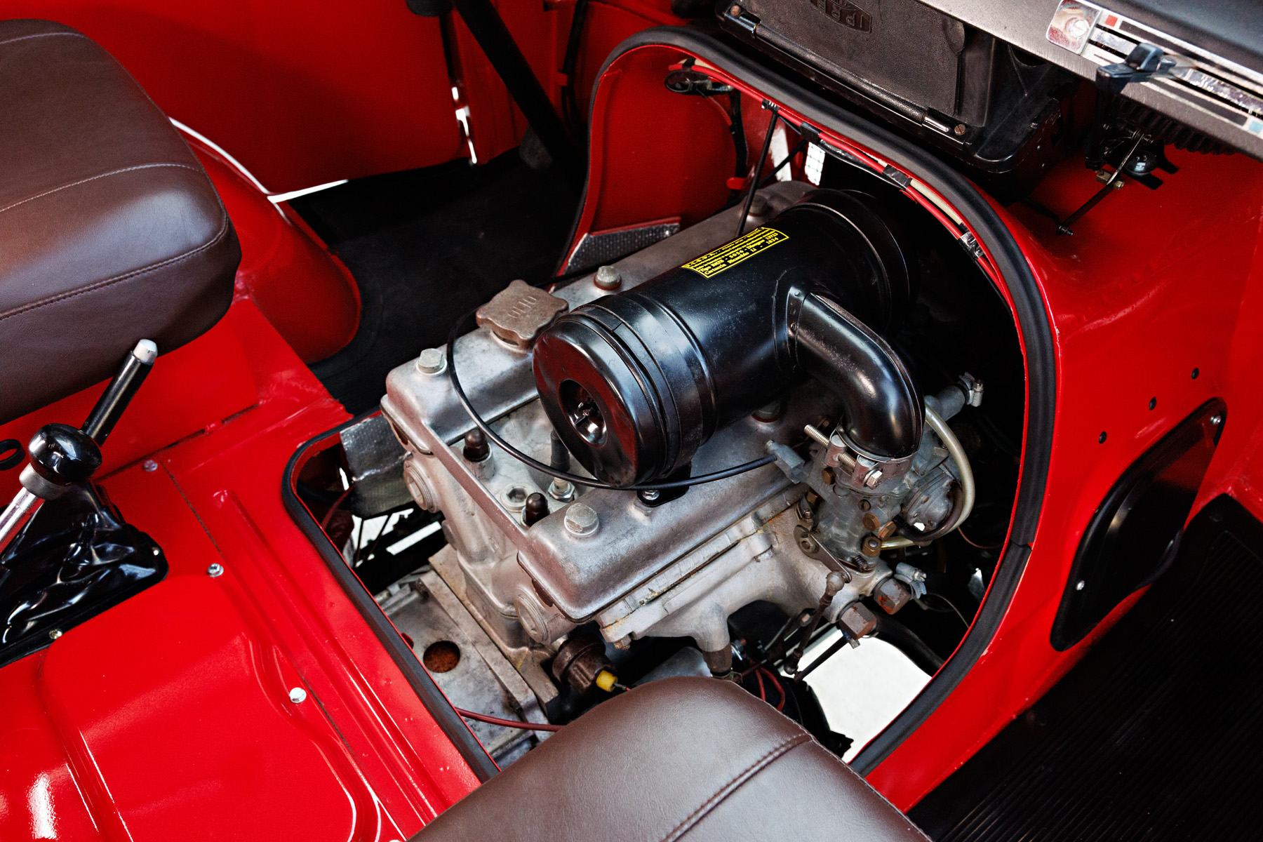 Az Alfa Romeo még egy furgonból is szívdöglesztő gépet tudott faragni 8