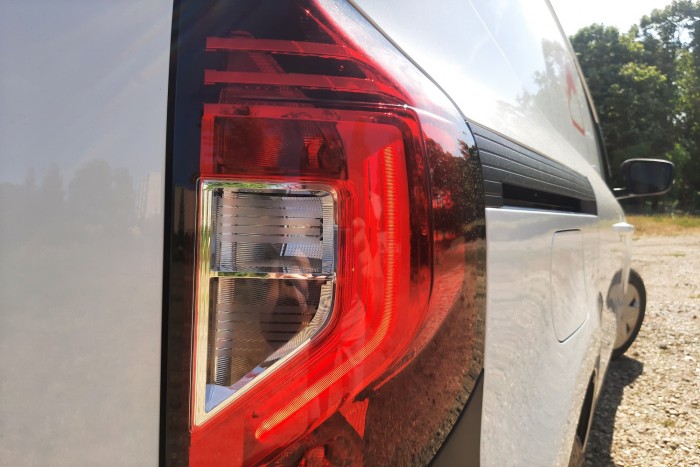 Nem rossz visszatérés a Nissantól 12