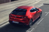 Már simogatásra is reagál a megújult Mazda3 67