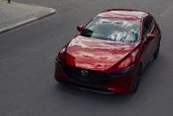 Már simogatásra is reagál a megújult Mazda3 66