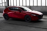 Már simogatásra is reagál a megújult Mazda3 63