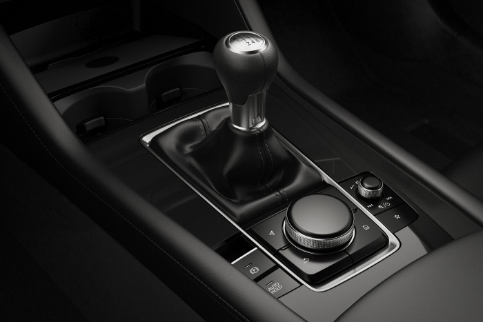 Már simogatásra is reagál a megújult Mazda3 7