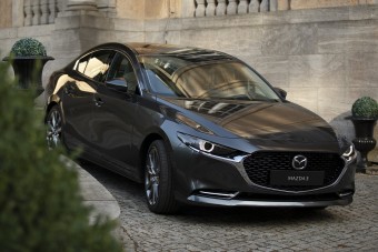 Már simogatásra is reagál a megújult Mazda3