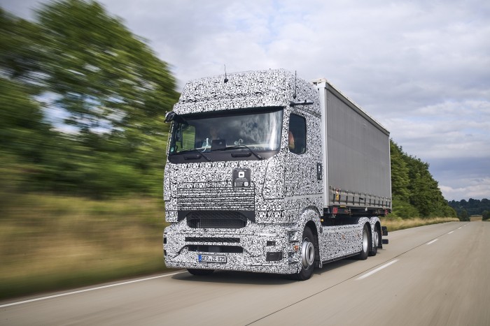 Álcázott kamionokat kaptak lencsevégre 1 | Vezess Álcázott kamionokat kaptak lencsevégre 1