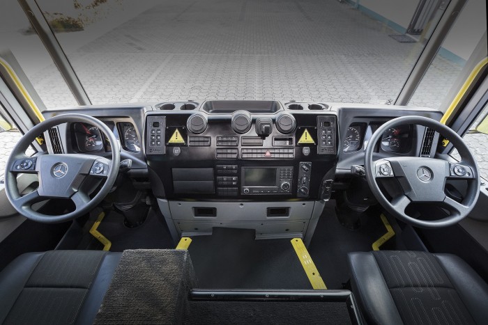 Negyedszázados lett a Mercedes kukásautója 3