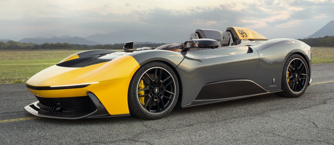 300 km/órás száguldás, szélvédő nélkül