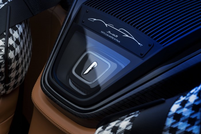 300 km/órás száguldás, szélvédő nélkül 9 | Vezess 300 km/órás száguldás, szélvédő nélkül 9