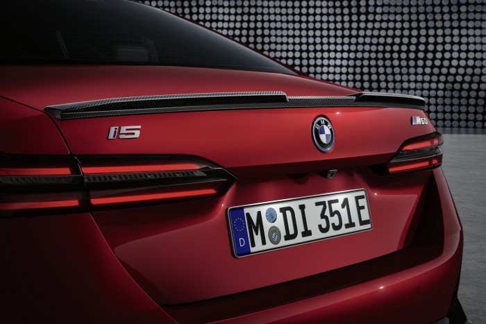 M Performance csomagot kap a BMW nagy villanyautója 7