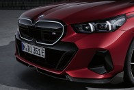 M Performance csomagot kap a BMW nagy villanyautója 40