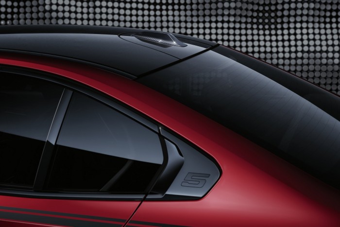 M Performance csomagot kap a BMW nagy villanyautója 9