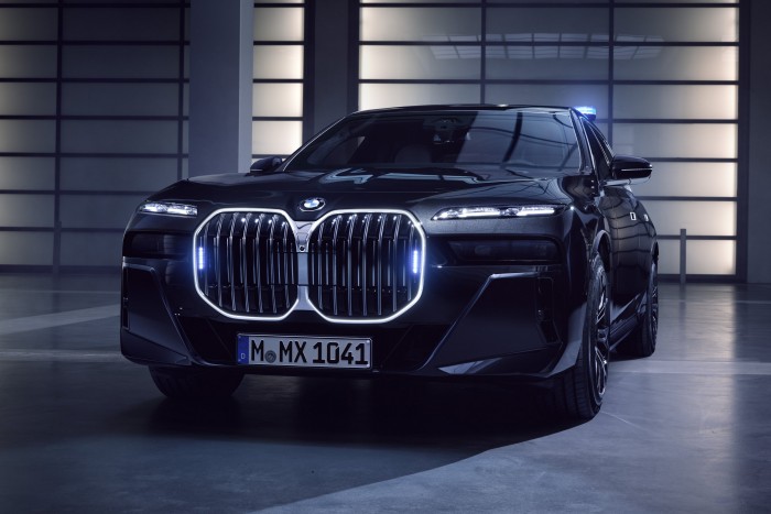 Szia Uram, páncélozott villanyautó érdekel? 6