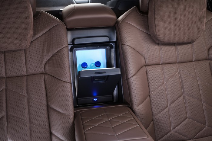 Szia Uram, páncélozott villanyautó érdekel? 13