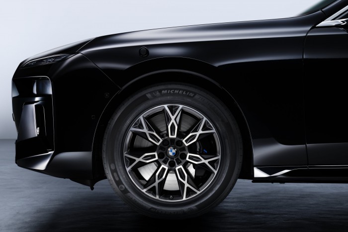 Szia Uram, páncélozott villanyautó érdekel? 12