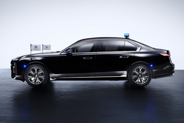 Szia Uram, páncélozott villanyautó érdekel? 10