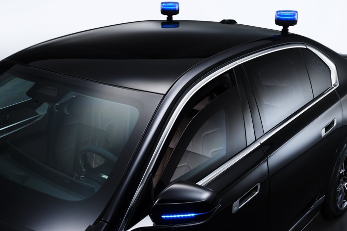 Szia Uram, páncélozott villanyautó érdekel? 7