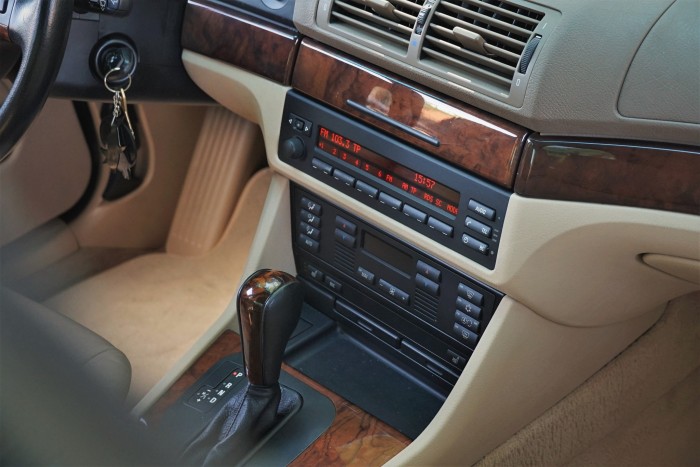 Smaragd a kacatok között ez a hazai BMW 95 Smaragd a kacatok között ez a hazai BMW 95