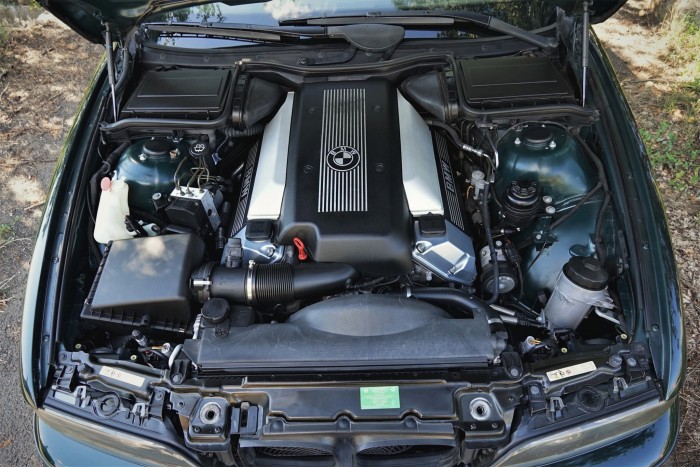 Smaragd a kacatok között ez a hazai BMW 96 Smaragd a kacatok között ez a hazai BMW 96