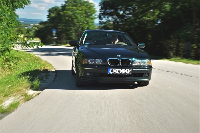 Smaragd a kacatok között ez a hazai BMW 101 Smaragd a kacatok között ez a hazai BMW 101