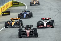 Pucérnaptárat adott ki magáról az F1-pilóta 1