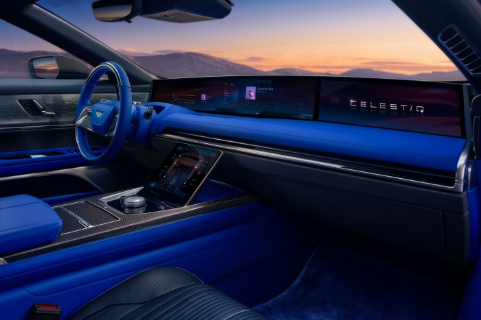 Rolls-Royce-árban mérik ezt a furcsa autót 6