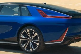 Rolls-Royce-árban mérik ezt a furcsa autót